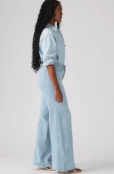 Levis 318 Wide Leg 32L