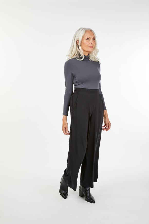 Tani Polo neck